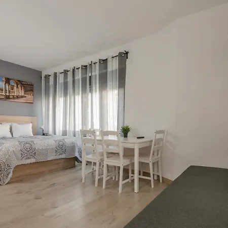213 Hispalis Triana * 세비야